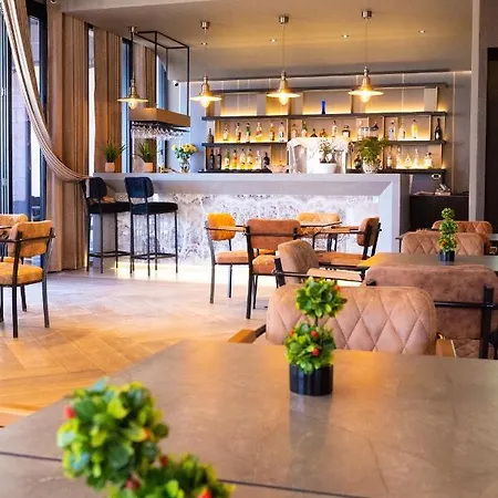 New Donantelo Hotel Wlora
