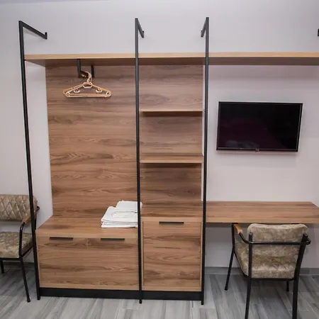 New Donantelo 酒店 3*