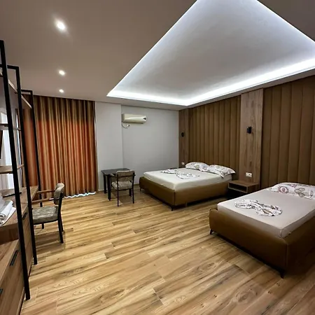 New Donantelo 酒店 3*